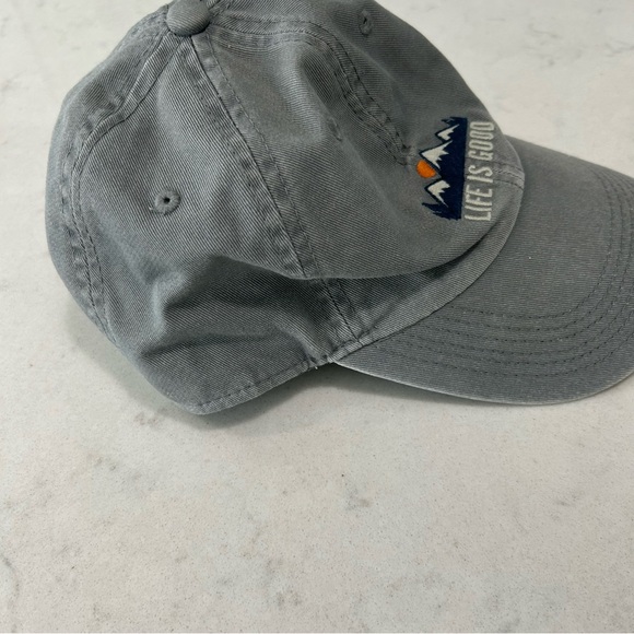 Life Is Good Charcoal Women’s Chill Hat with Mountain Design - Picture 5 of 11